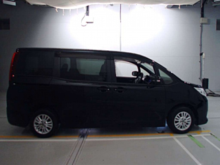 2014 Toyota Noah